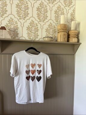 White Heart Graphic Tee - Neutral Tone Hearts